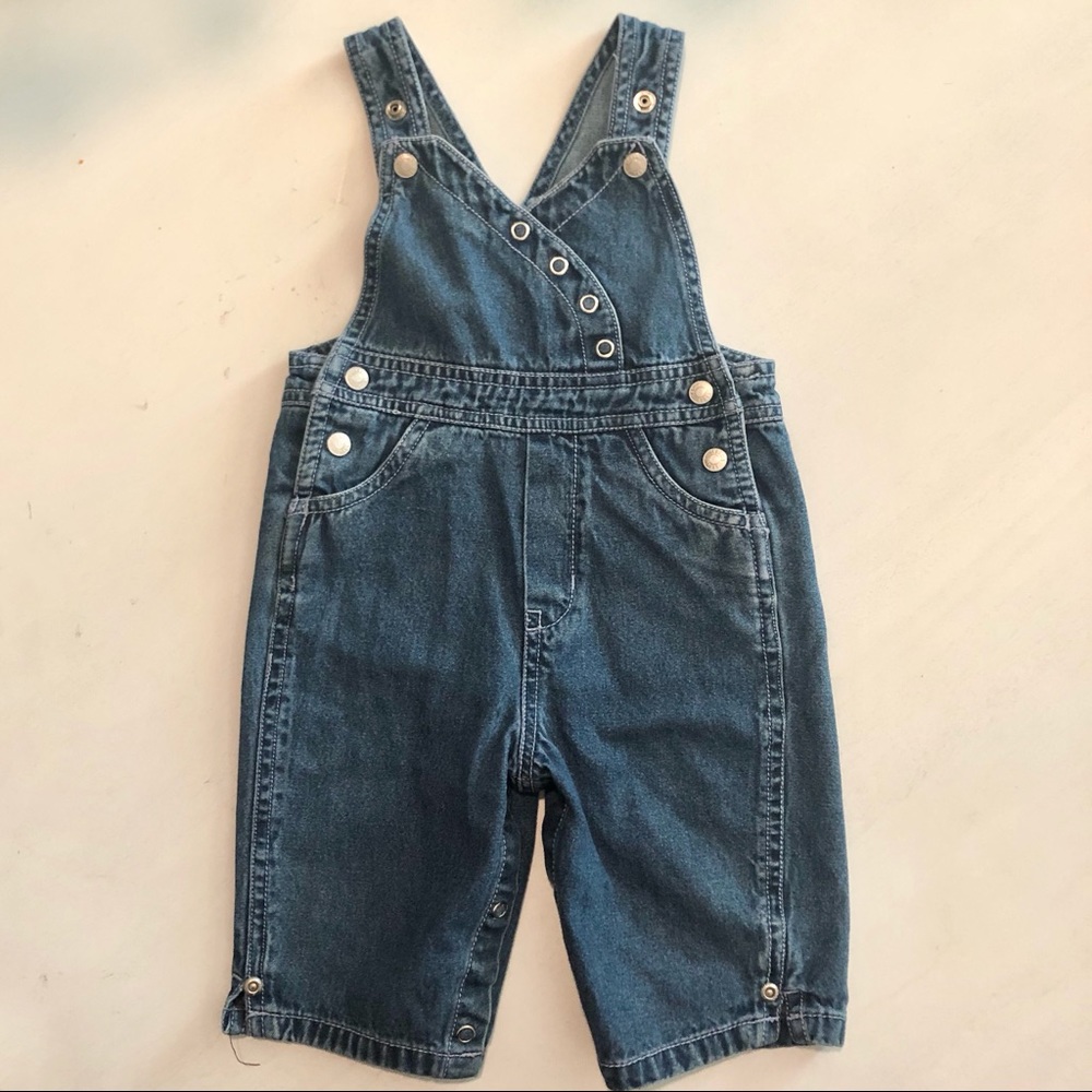 Jean overalls with heart details on back pockets